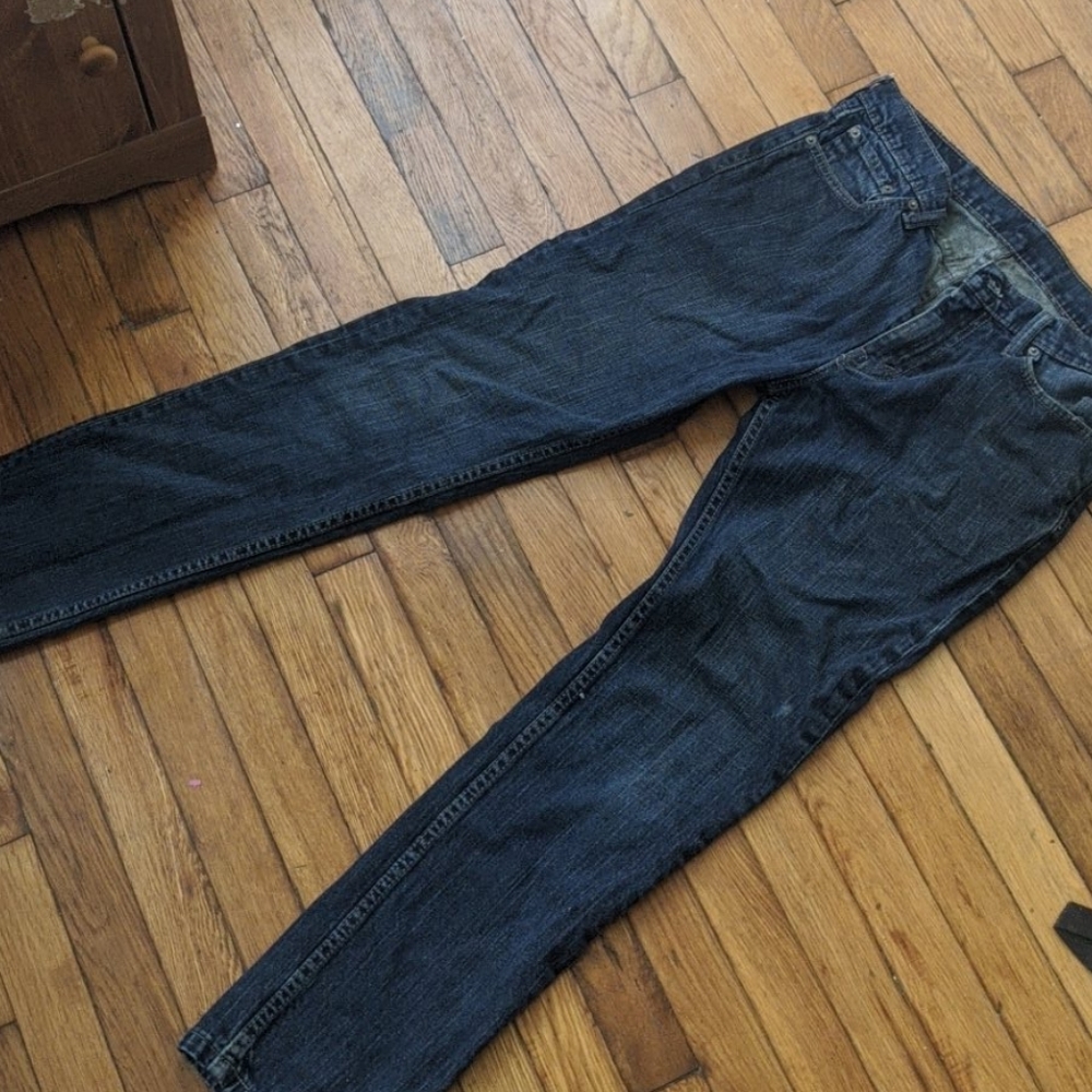 Levi's 33 x 32 regular
